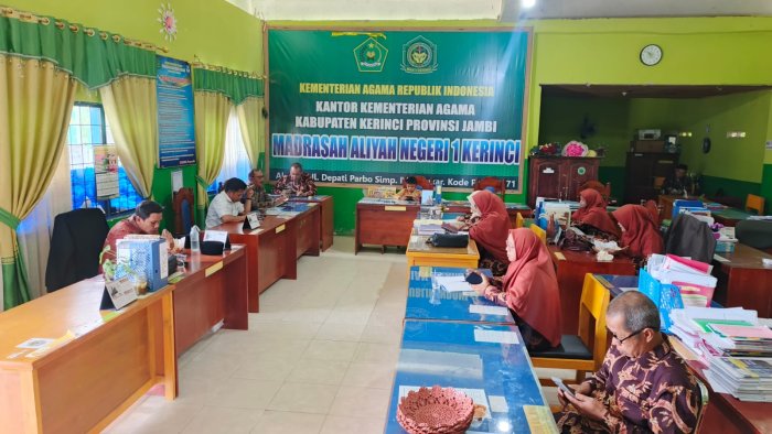 Panitia Perpisahan MAN 1 Kerinci Gelar Rapat Persiapan Matangkan Agenda Wisuda dan Perpisahan Siswa Kelas XII