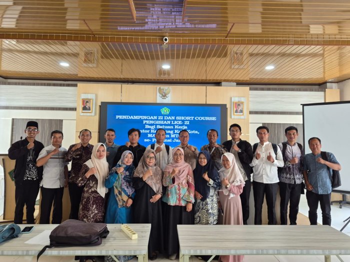 Tingkatkan Kompetensi, Guru MAN 1 Kerinci Ikuti Pendampingan ZI dan Short Course Pengisian LKE