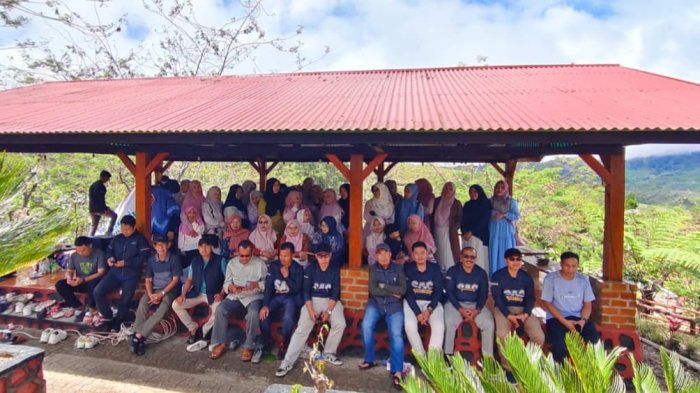 Family Gathering MAN 1 Kerinci di Depati Cafe Kerinci Berlangsung Meriah dan Penuh Semangat