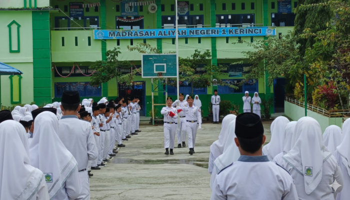 Pesan Tegas Waka Sarpras MAN 1 Kerinci: Persiapkan Diri, Hadapi TKA dengan Serius dan Penuh Semangat