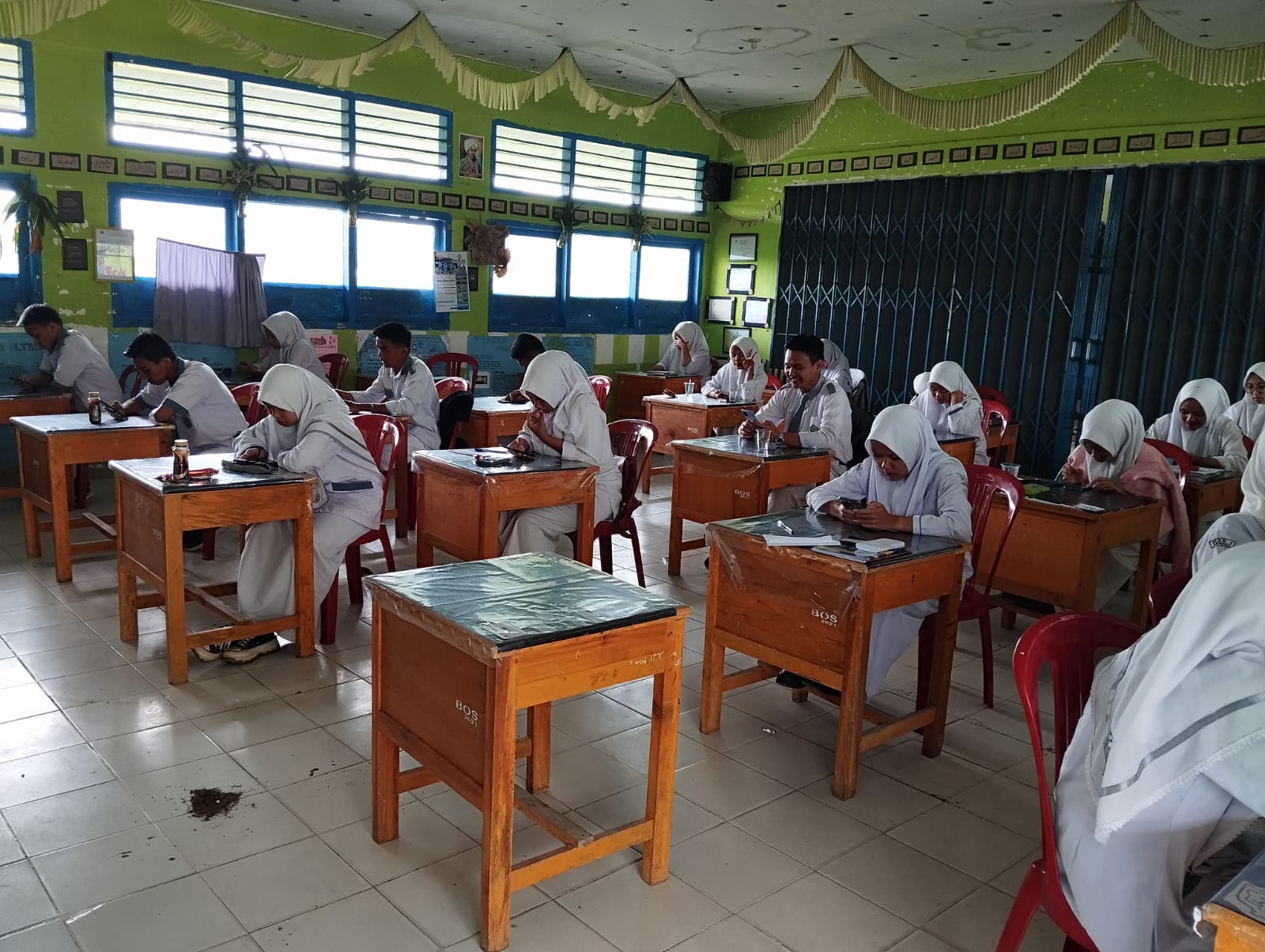 Ujian Akhir Semester Berbasis Android di MAN 1 Kerinci Berlangsung Lancar dan Tertib