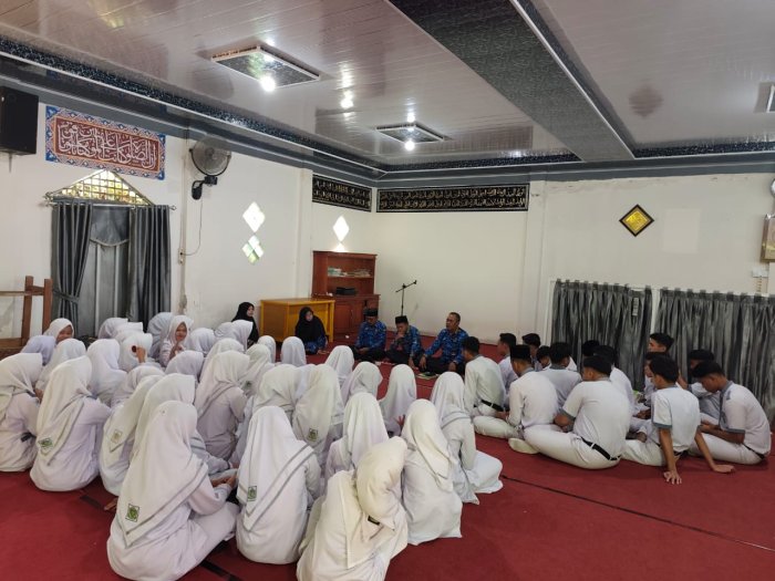 MAN 1 Kerinci Gelar Pertemuan Persiapan SNBP Bersama Siswa Kelas XII di Aula Madrasah