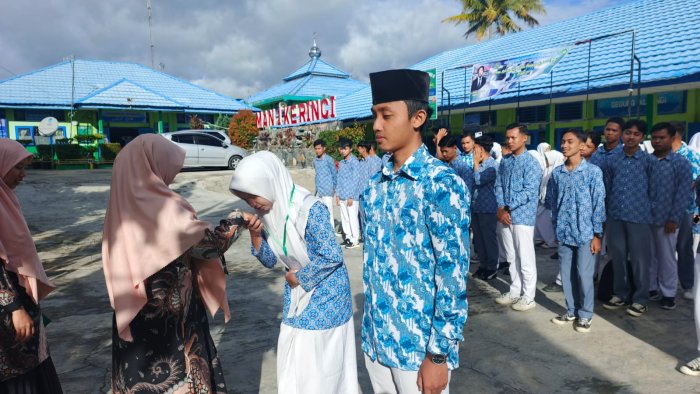 Resmi Dimulai! Pemasangan Nomor Ujian Madrasah Tandai Perjuangan Akhir Kelas XII MAN 1 Kerinci