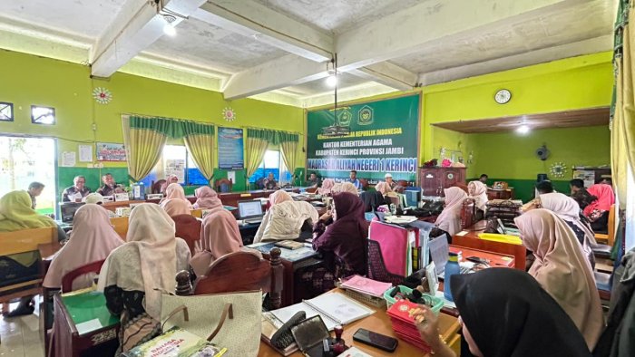 MAN 1 Kerinci Gelar Konsolidasi Persiapan Sekolah Sehat dan Penertiban Administrasi