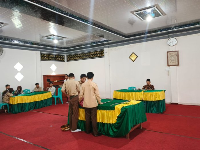 Hari Kedua Lomba Mengkafani Jenazah Peringatan Maulid Nabi di MAN 1 Kerinci