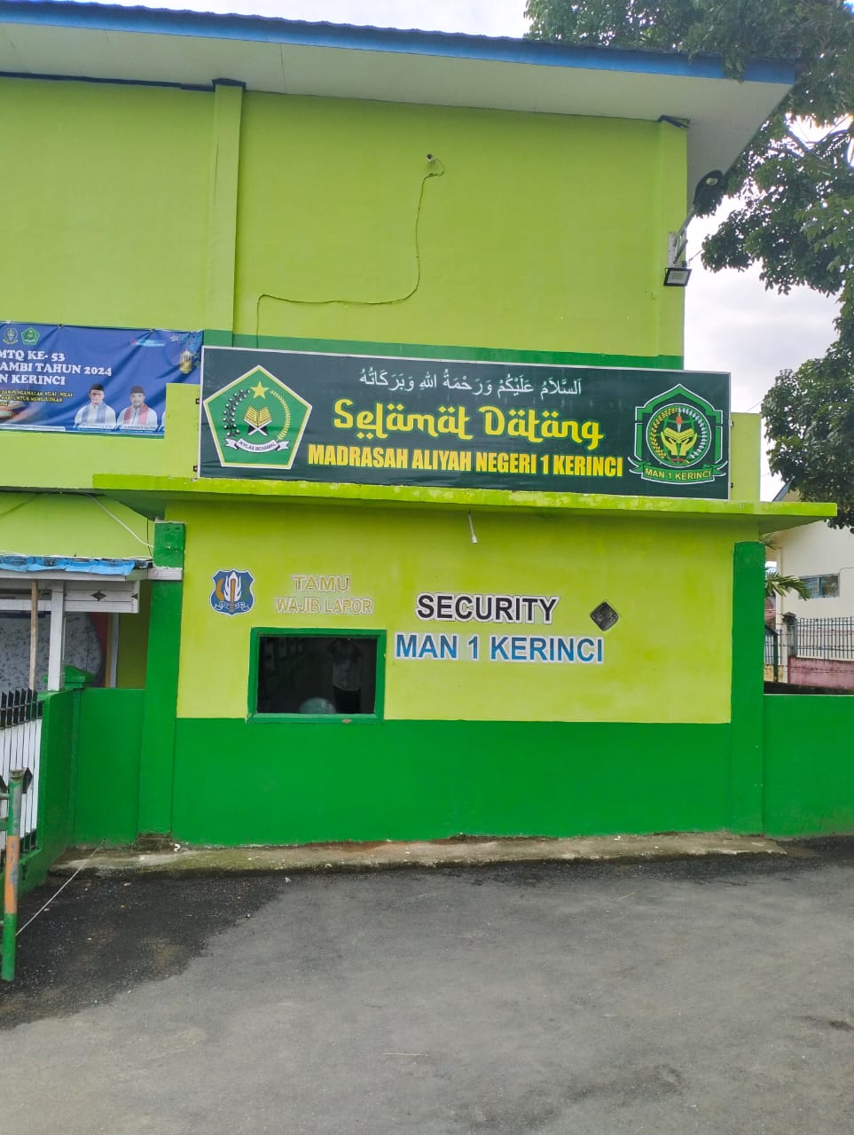 Peran aktif Satpam MAN 1 Kerinci upaya Menjaga Keamanan dan Ketertiban MAN 1 Kerinci