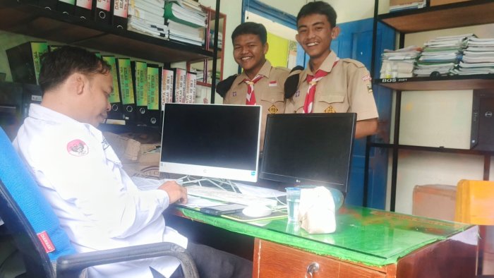 Siapkan Generasi Tangguh, Pramuka MAN 1 Kerinci Laksanakan Pengisian SKU