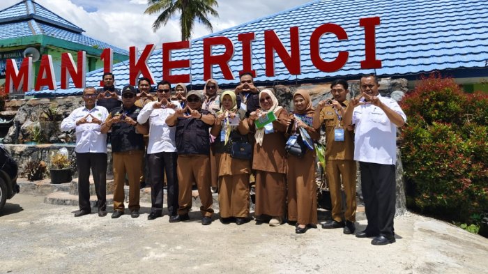 MAN 1 Kerinci Terima Kunjungan Tim Penilai Sekolah Sehat dari Kabupaten Kerinci