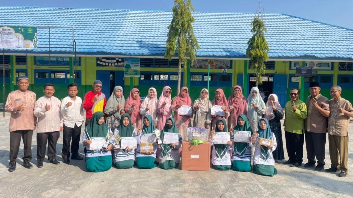 Meriah dan Penuh Prestasi! MAN 1 Kerinci Serahkan Hadiah Juara Lomba Gebyar Ramadan