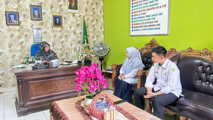 Pembina PIK-R MAN 1 Kerinci Gelar Koordinasi di Ruang Kepala Madrasah