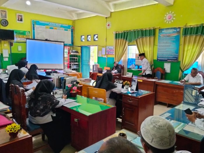 Disiplin Diperketat, MAN 1 Kerinci Lakukan Pembenahan Menyeluruh Melalui Rapat Pembinaan 2026