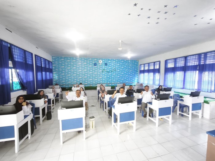 Kerja Tim Hebat di Balik Rapor Digital, Tim RDM MAN 1 Kerinci Bergerak Kompak