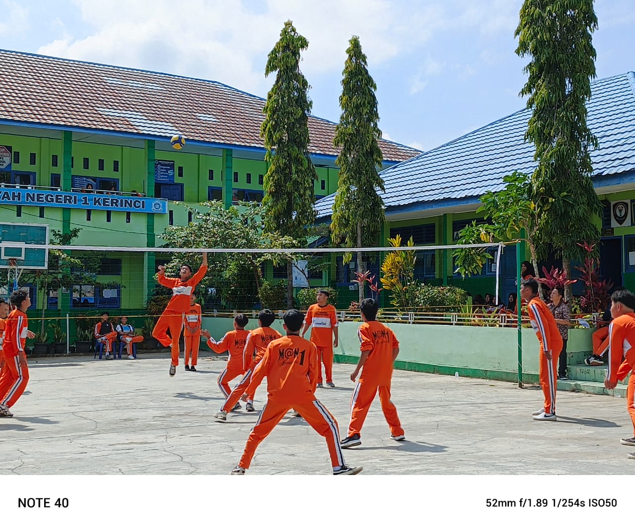 PEMBUKAAN CLASMEETING MAN 1 KERINCI BERLANGSUNG MERIAH DAN PENUH SEMANGAT
