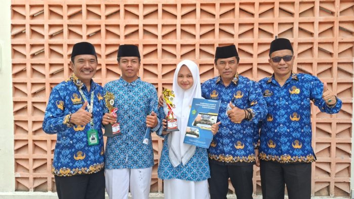 Putra dan Putri MAN 1 Kerinci Raih Juara 1 Lomba Barisan Indah Peringatan HUT RI ke-80