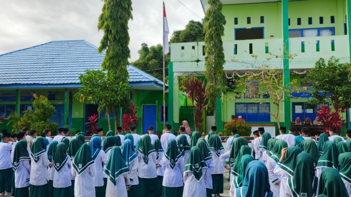 Kepala Madrasah MAN 1 Kerinci Motivasi Siswa Tingkatkan Disiplin dan Prestasi