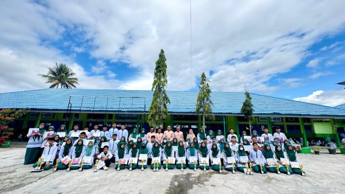 Motivasi untuk Semua! MAN 1 Kerinci Beri Penghargaan Siswa Berprestasi