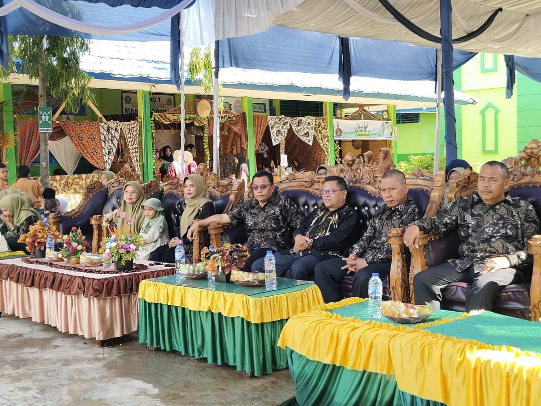 Penuh Haru, Mahasiswa PPL Berpisah dengan Civitas Akademika MAN 1 Kerinci. Setiap pertemuan pasti ada perpisahan.