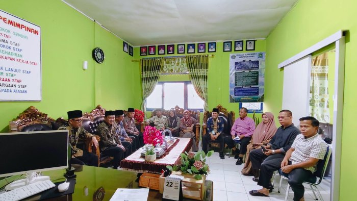 MAN 1 Kerinci Ditunjuk Sebagai Tuan Rumah Rakor Pokjawas Madrasah se-Provinsi Jambi MAN 1 Kerinci Ditunjuk Sebagai Tuan Rumah Rakor Pokjawas Madrasah se-Provinsi Jambi