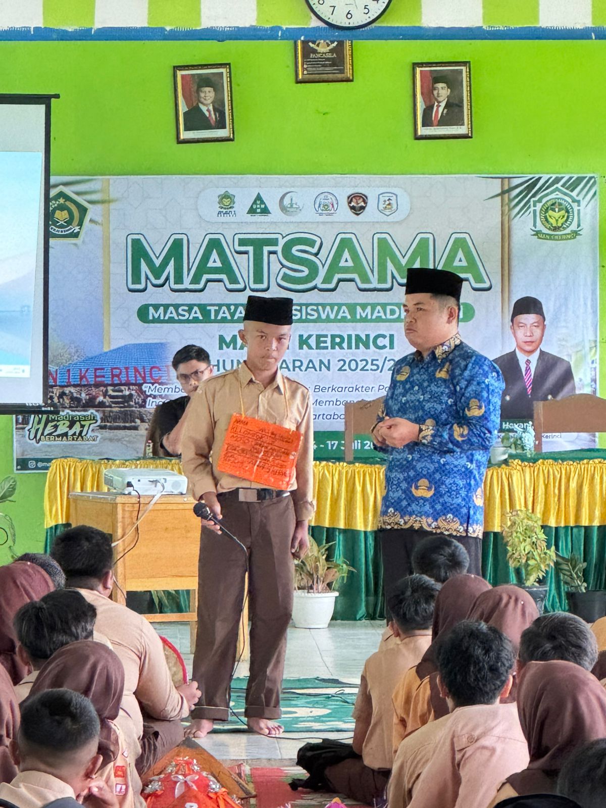 Hari Keempat MATSAMA MAN 1 Kerinci: Buya Afriandi Ajak Siswa Baru Muhasabah dan Motivasi Diri