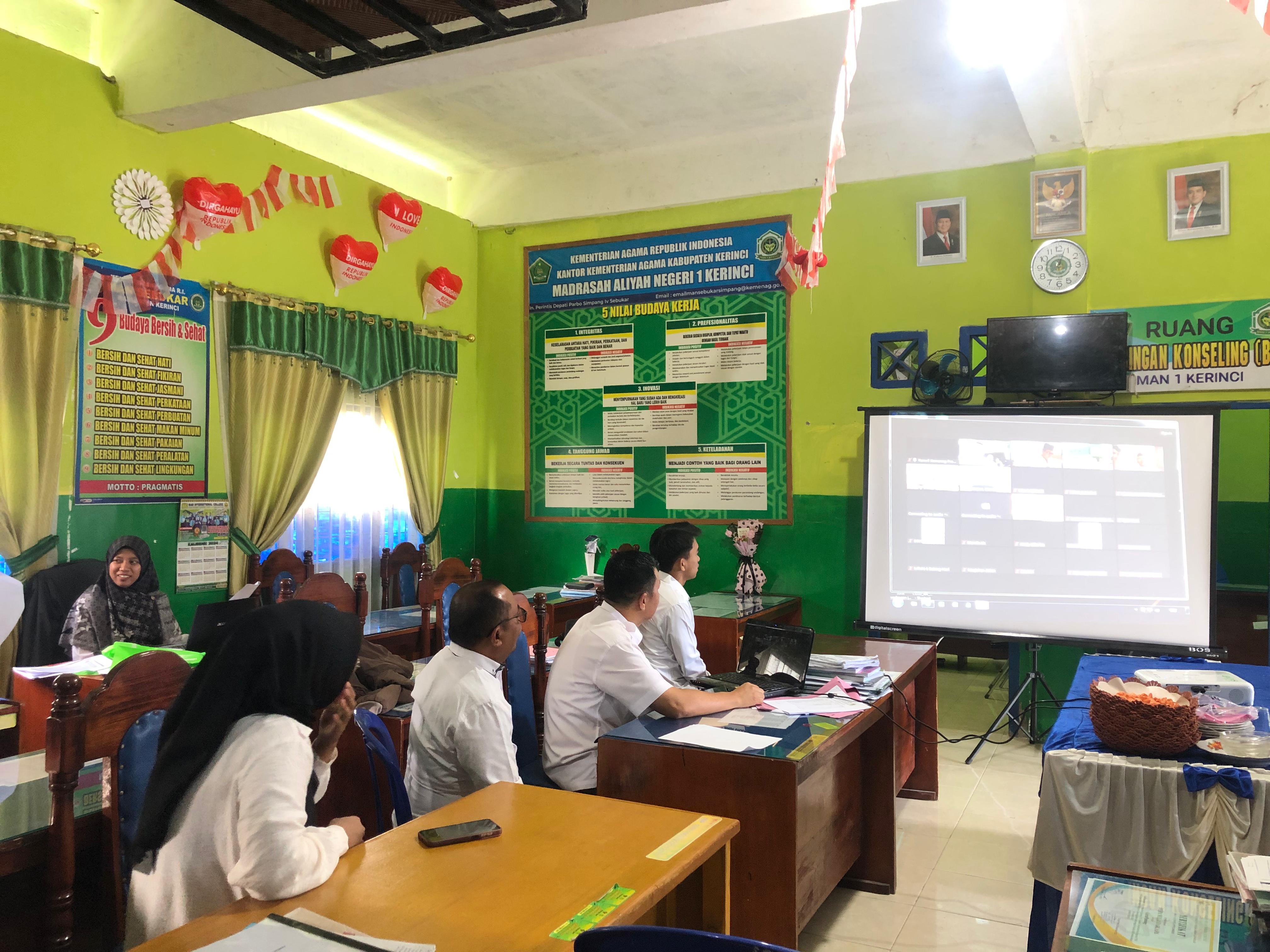 Seluruh PTK MAN 1 Kerinci Ikuti Zoom Pencadangan Zona Integritas