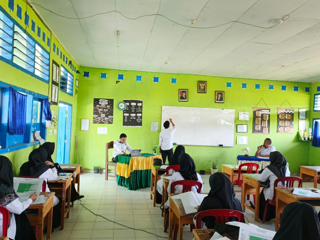 RAPAT KENAIKAN KELAS MAN 1 KERINCI TAHUN AJARAN 2024/2025 â€Ž